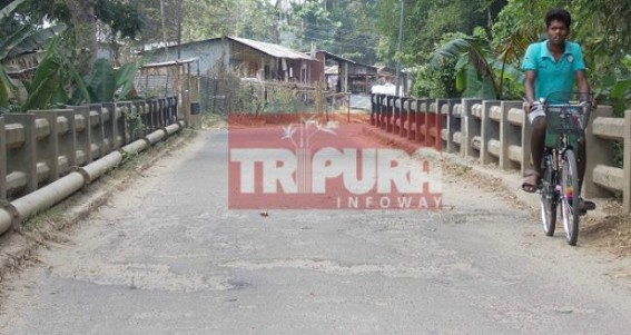 Plying on Kamalpur-Khowai NEC road turned risky for passengers, authority reluctant to take any step Plying on Kamalpur-Khowai NEC road turned risky for passengers, authority reluctant to take any step